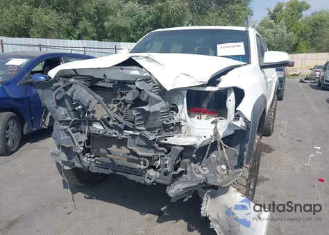 2016 Toyota Tacoma Trd Off Road z USA, uszkodzony, nr VIN 3TMCZ5AN5GM043122